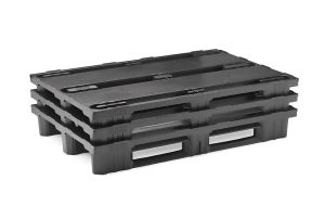 Nestebare plastic pallets met runners